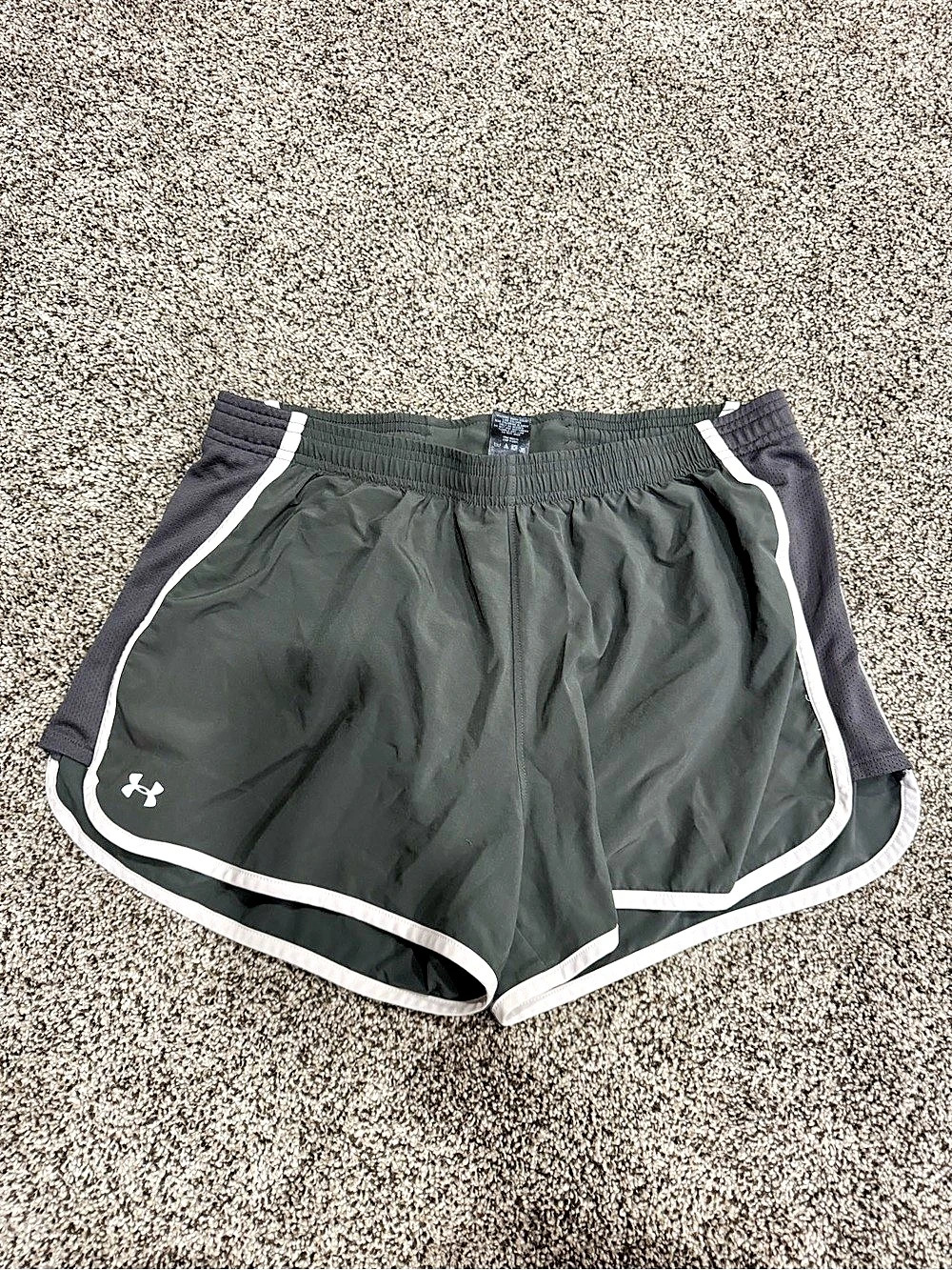 Under Armour UA Tech Play Up Shorts woman’s Athletic Shorts Green & Black Size